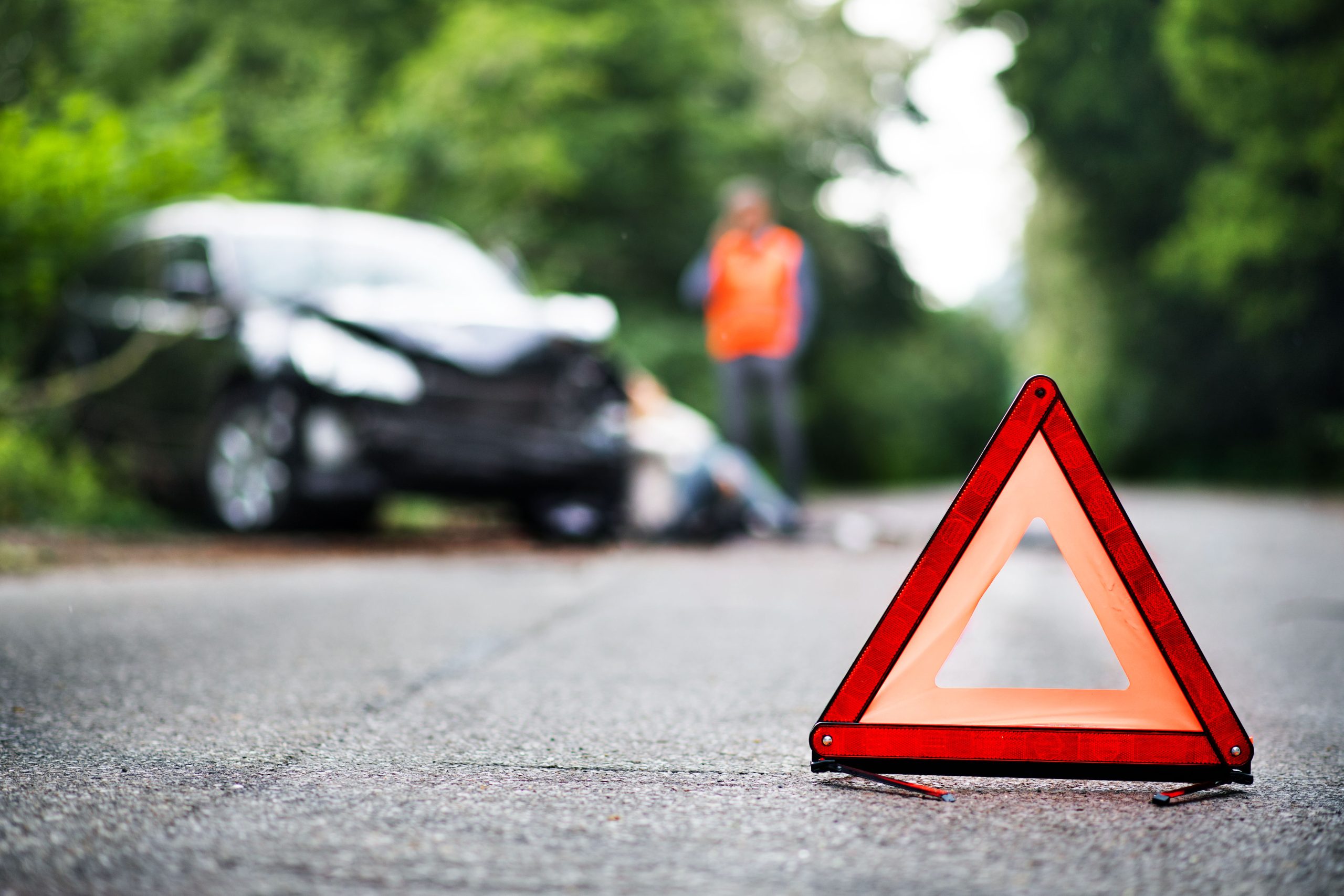 Incidente stradale e segnale mobile di pericolo